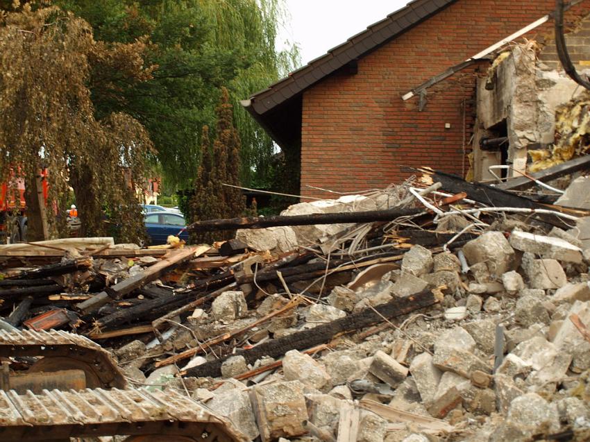 Hausexplosion Bornheim Widdig P944.JPG